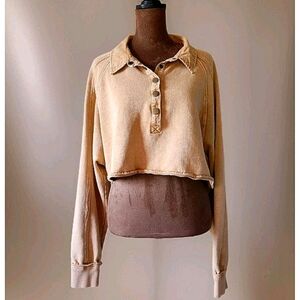 Blue B Cropped Collared Sweater‎ Oversized Size Small Tan Neutral Snap Buttons